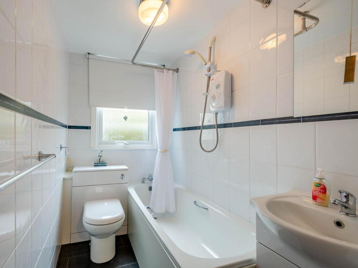 Cosy 3 Bedroom Home In Centre Of Бродік Екстер'єр фото